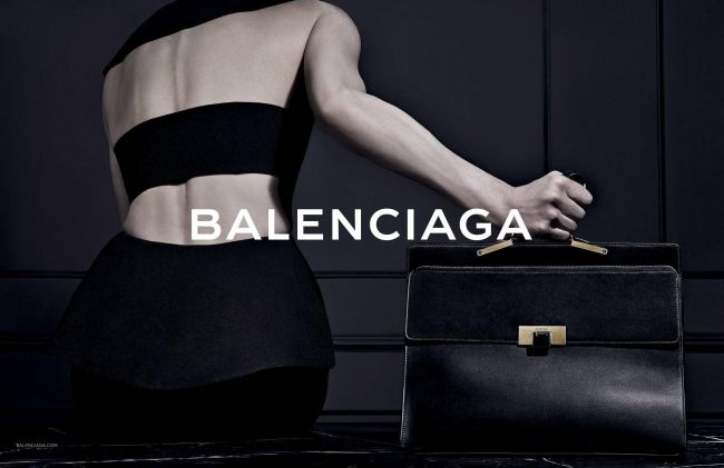 Inside Trend: Голият гръб на Balenciaga