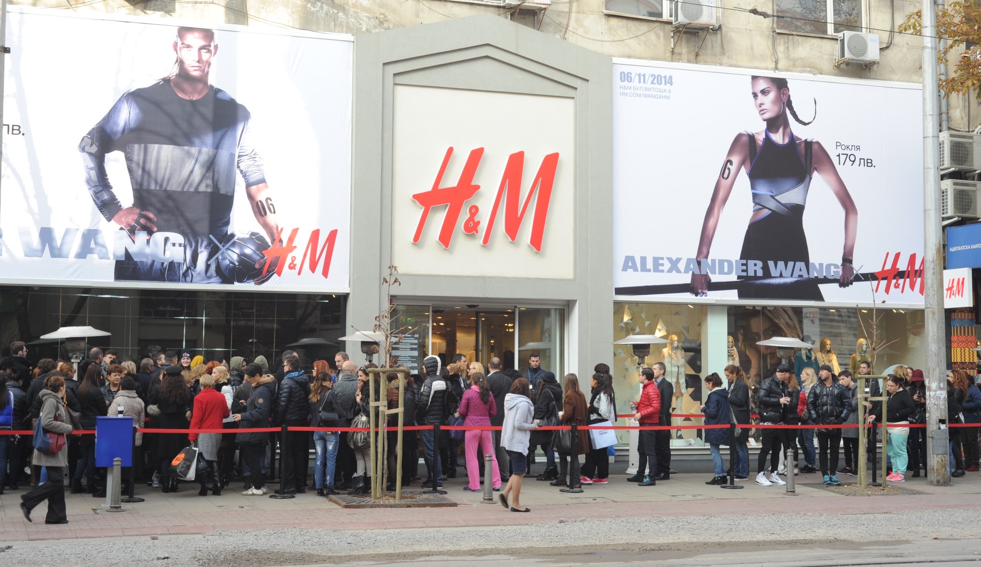 <!--:bg--> ALEXANDER WANG x H&M, гостите и още подробности<!--:-->