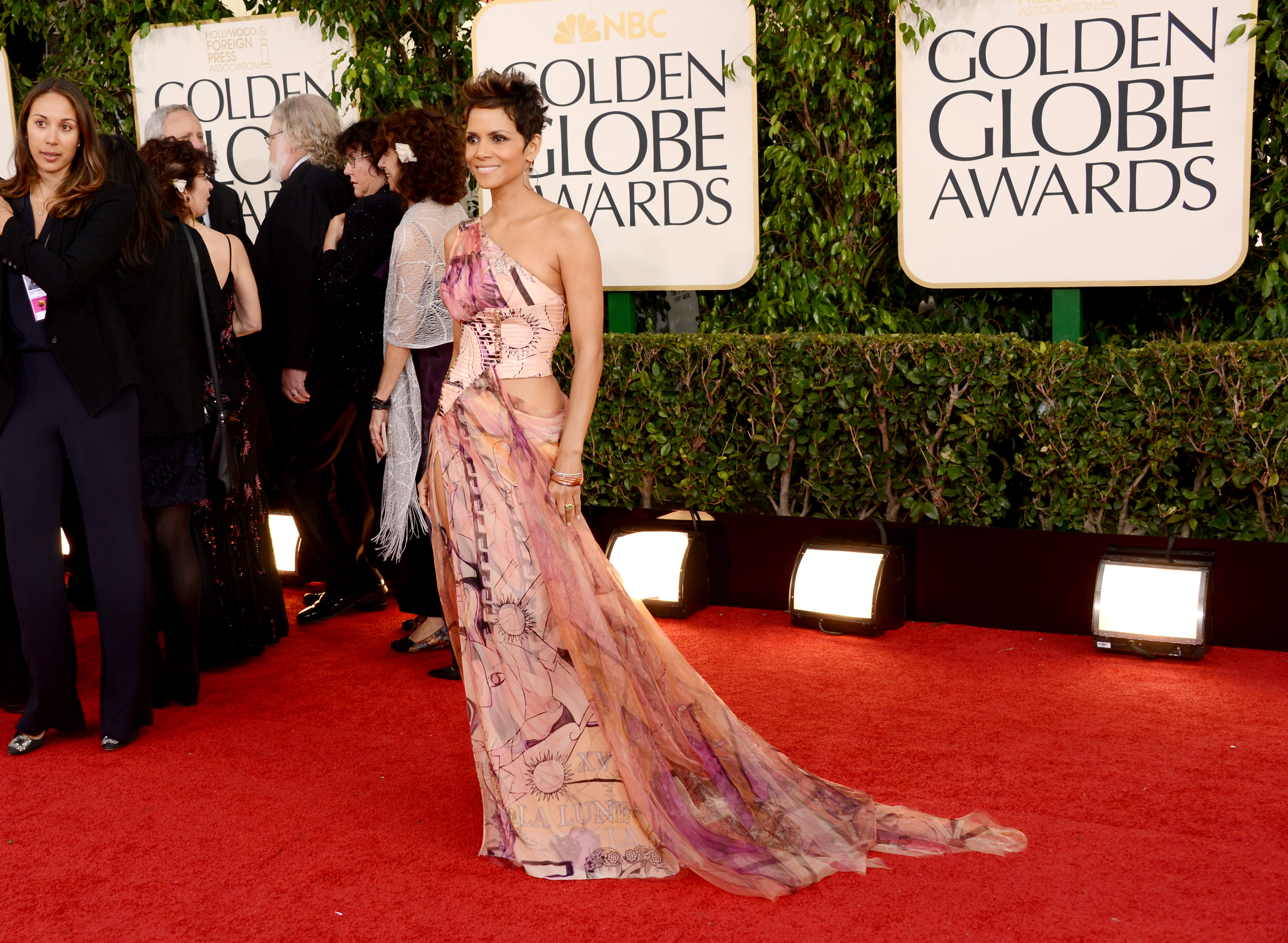 Как не се прави? Лошите рокли и стил от близкото минало на Golden Globe?