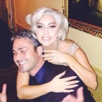 Един пръстен, една снимка и бъдещата съпруга Лейди Гага