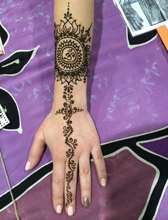 arabian-style-mani-henna