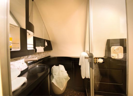 etihad-airline-a380-bathroom