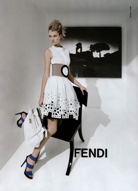 Toni-Garrn-Fendi-Ph-Karl-Lagerfeld