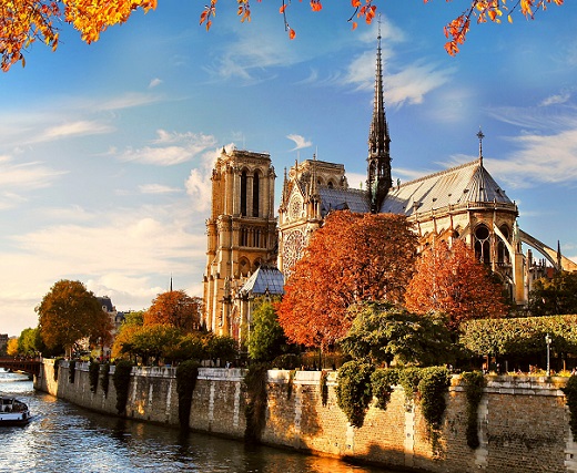 Notre Dame Cathedral, Paris, France Wide Desktop Background