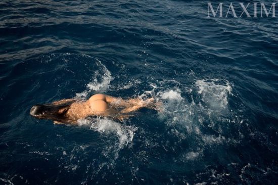 Alessandra-Ambrosio-Maxim-Magazine-Naked-2015-Photoshoot05