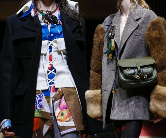 Prada връща модата на плетените клинове в зимното облекло
