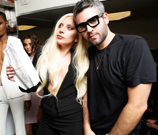 Човекът, който облича Лейди Гага – Brandon Maxwell и неговите първи стъпки като дизайнер