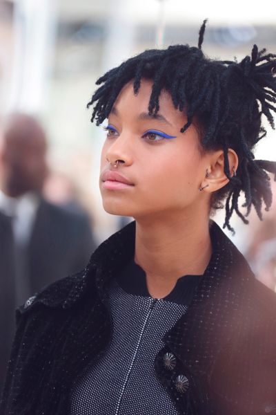 Willow-Smith-Chanel-Fall-2016-Show02
