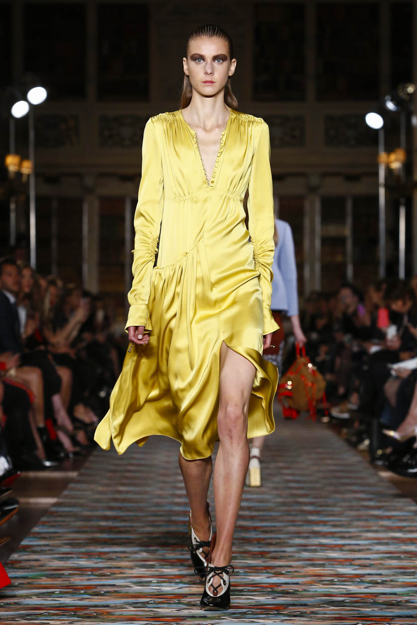 Dior Cruise 2017 – британска ексцентричност и ефирен сексапил