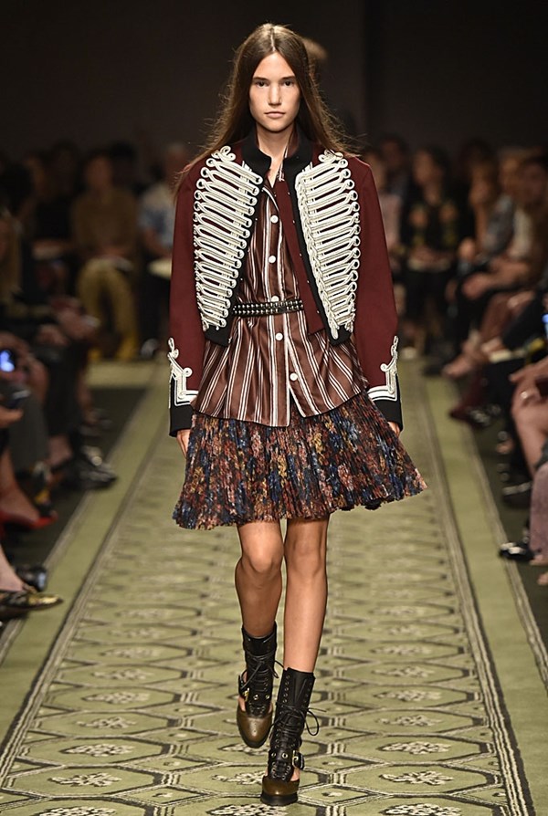 Отново незабравимо шоу на Burberry в Седмица на модата