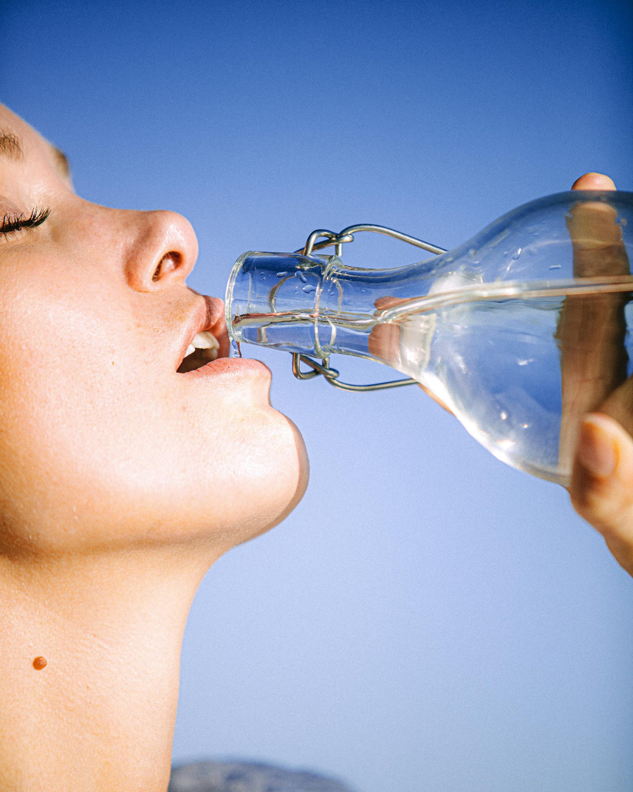 10 причини да сменим всички напитки с вода