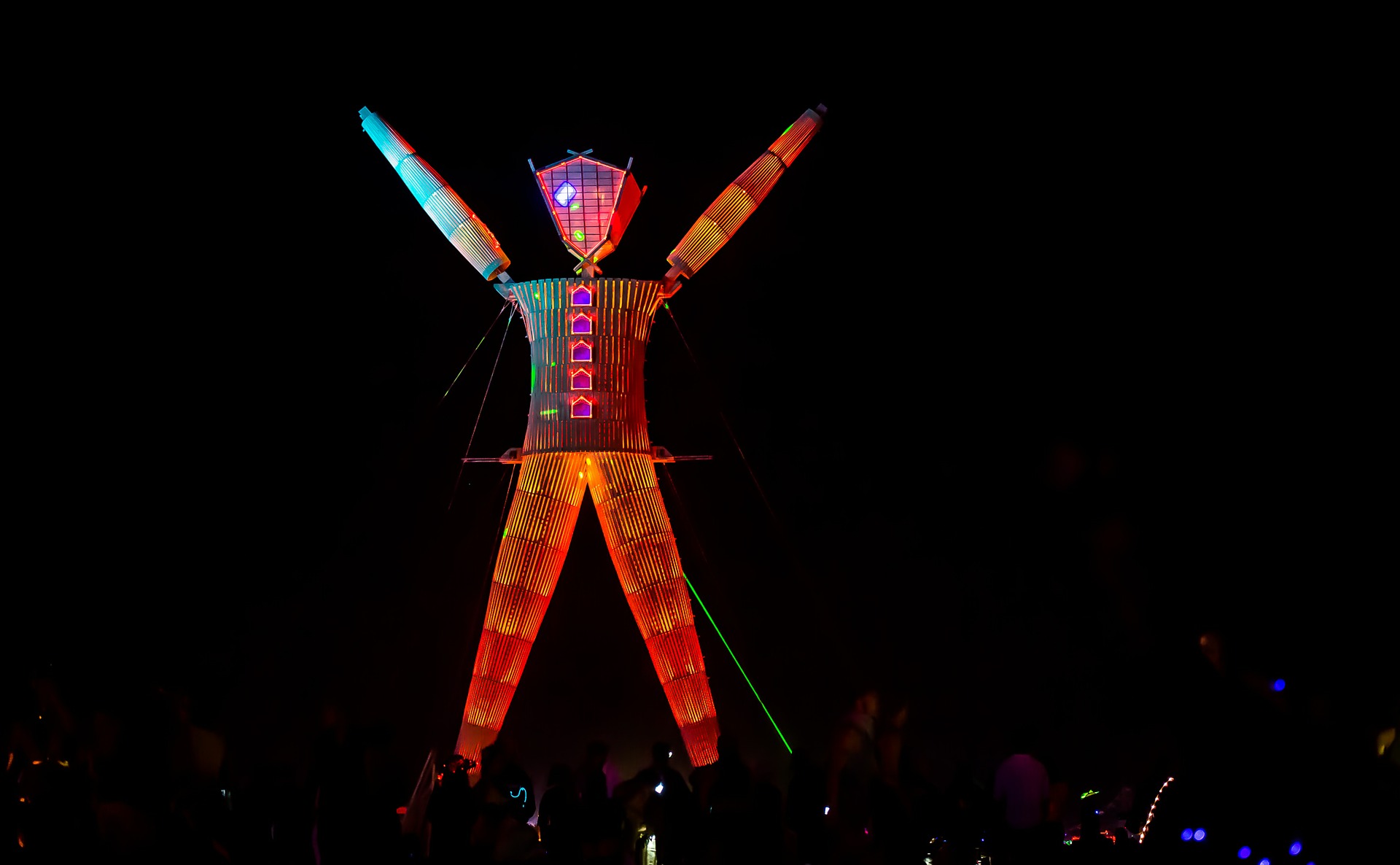 Футуристичните послания на „Burning Man“ 2018