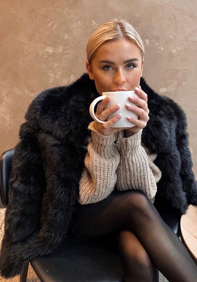 „Ако живееш до реката, трябва да се сприятелиш с крокодила.“