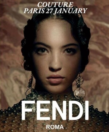 Снимка на деня: дъщерята на Кейт Мос за Fendi