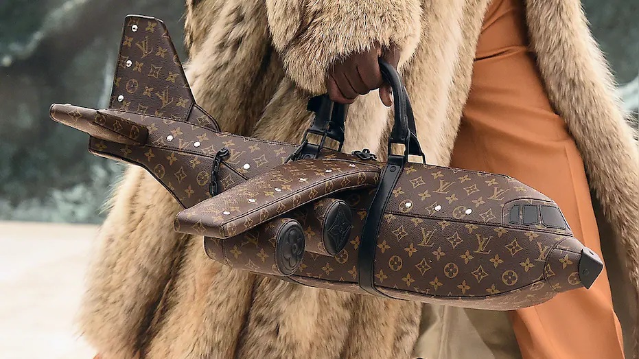 Снимка на деня: Louis Vuitton и копнежите за полет