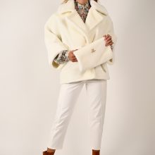 White cream eco leather coat от Merlenne