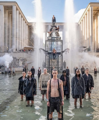 RICK OWENS в „Храма на любовта“