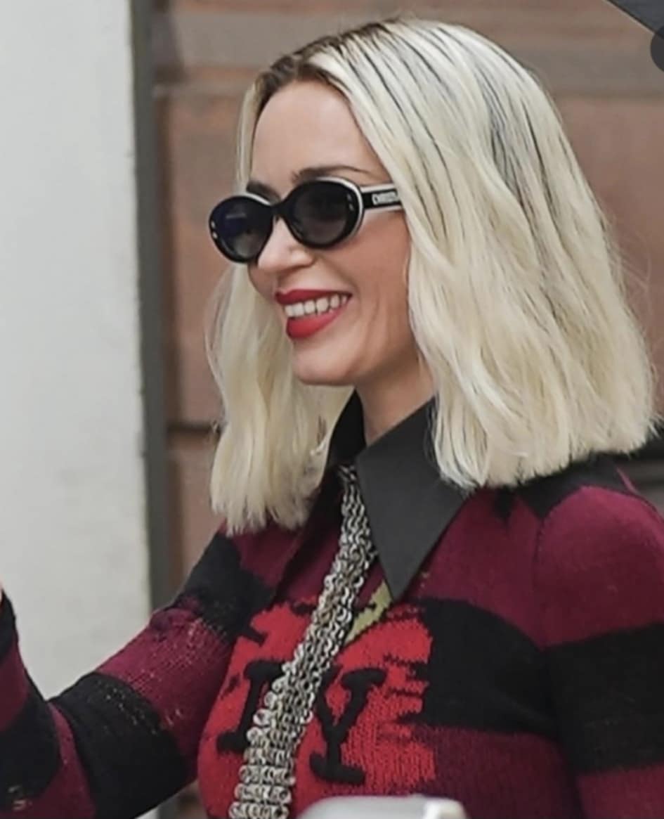 Емили Блънт е платинено руса в „Дяволът носи Прада“ 2