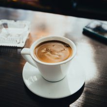 „Рецептите за щастие са за хората без въображение. Истински щастливите са импровизатори.“