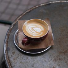 „Ние сме роби на своите навици. Променете навиците и ще промените живота си. „