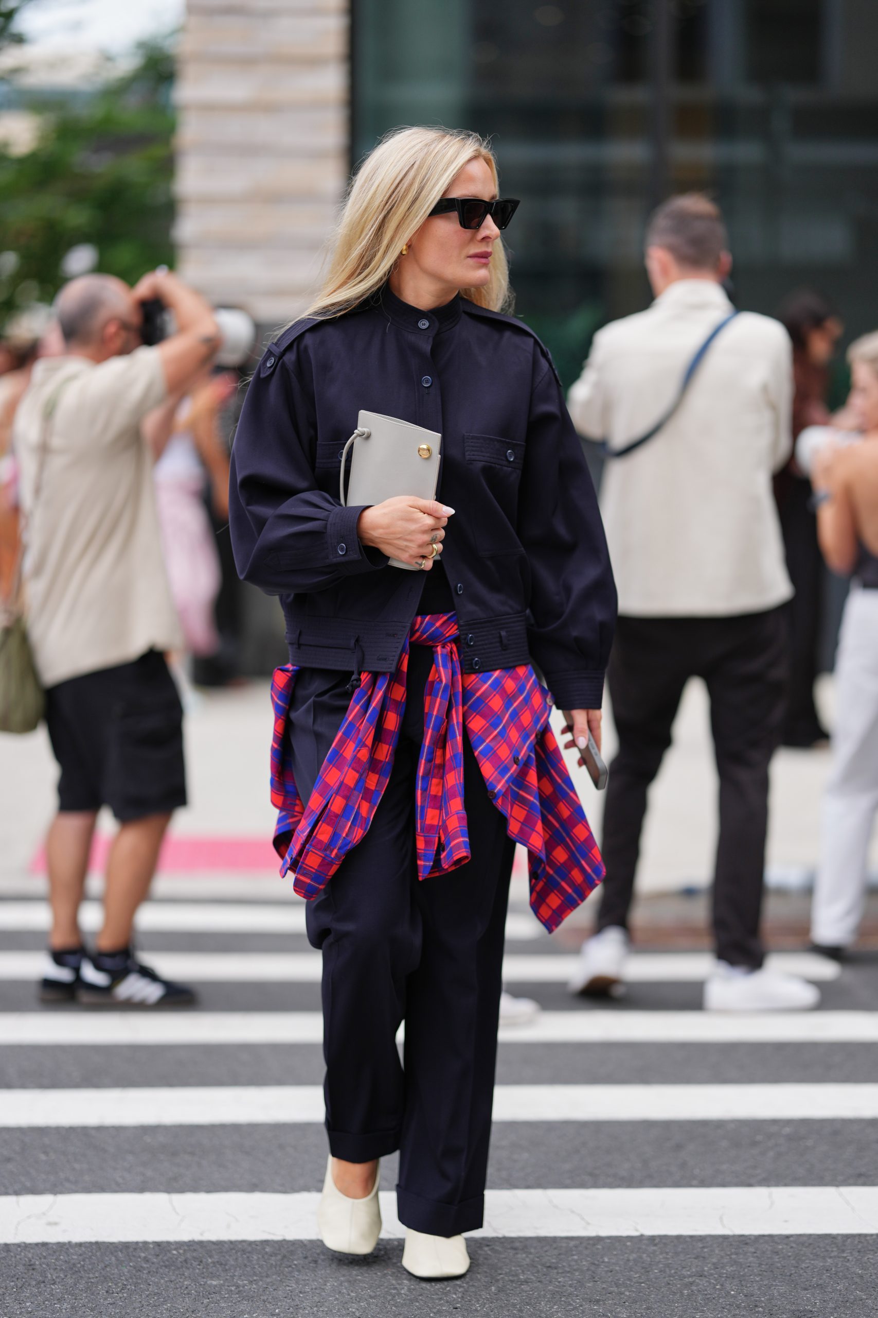 Тренд радар: фланел риза около кръста