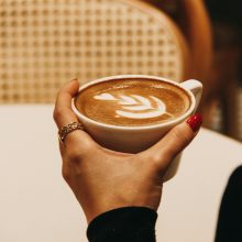 „Не бъркайте учтивостта с липса на сила.“