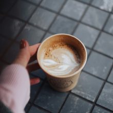 „Усмивките са дребните пари на щастието.“