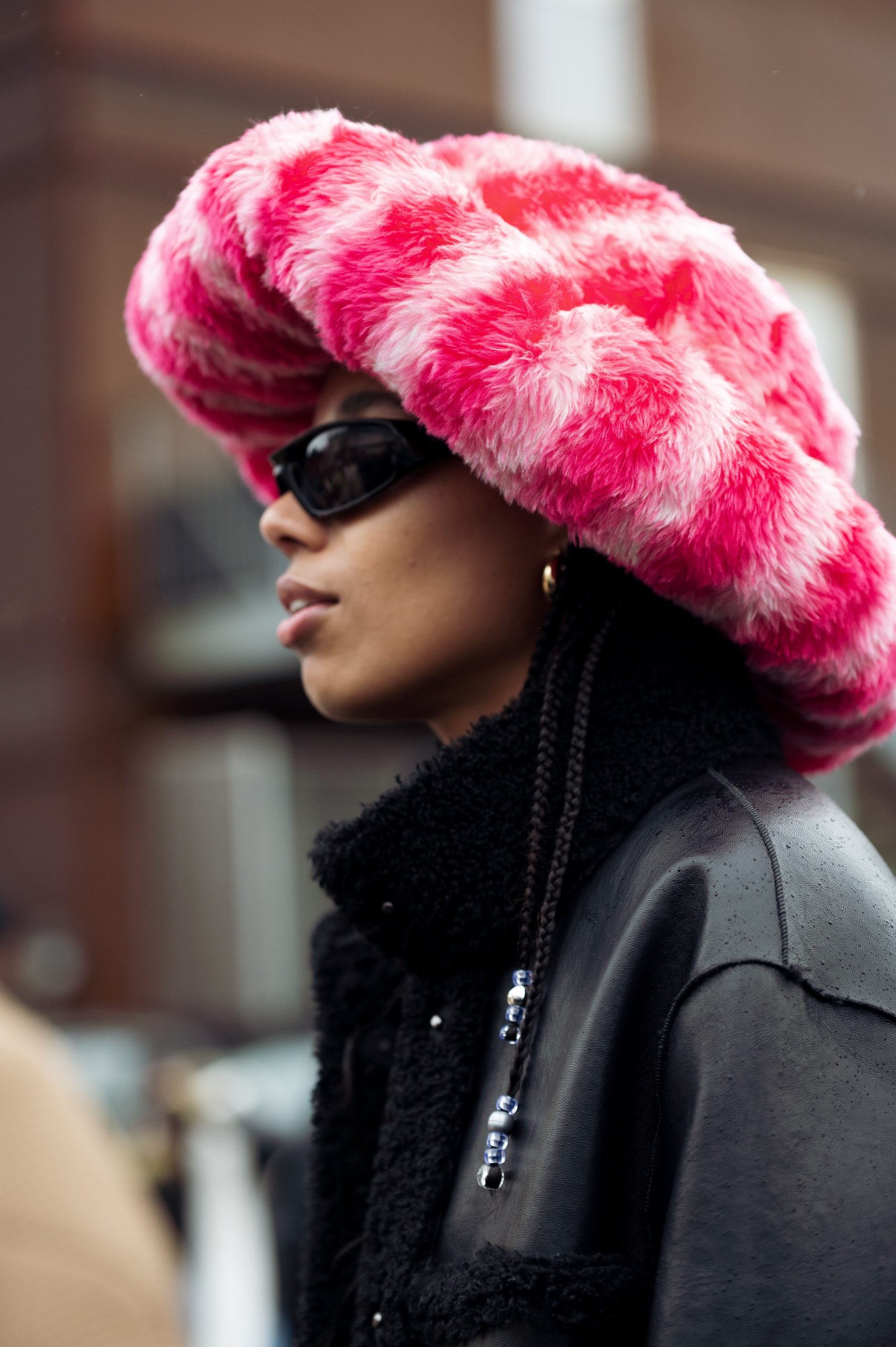 Как да носим: шантави шапки