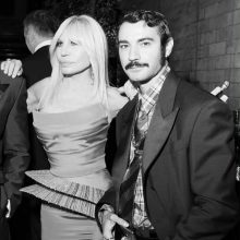 Дарио Витале казва „чао“ на Versace