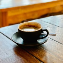 „Жената се притеснява за бъдещето докато не се омъжи. Мъжът не се притеснява за бъдещето докато не се ожени.“