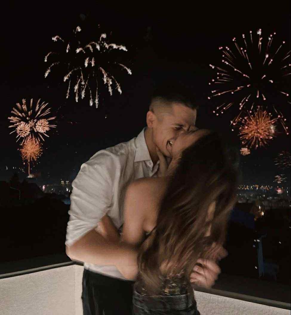 Новогодишна целувка: откъде идва традицията?