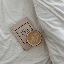 „За да бъдем щастливи, не трябва да се занимаваме твърде много с другите.“