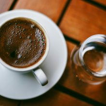 „Дръж очите си към звездите и краката си на земята.“