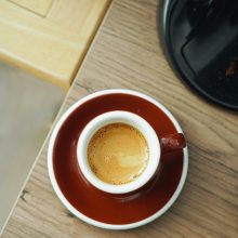 “Ако съдиш хората, няма да ти остане време да ги обичаш.”