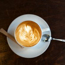 „Животът е едно огромно платно. Насити ги с колкото можеш повече бои.“