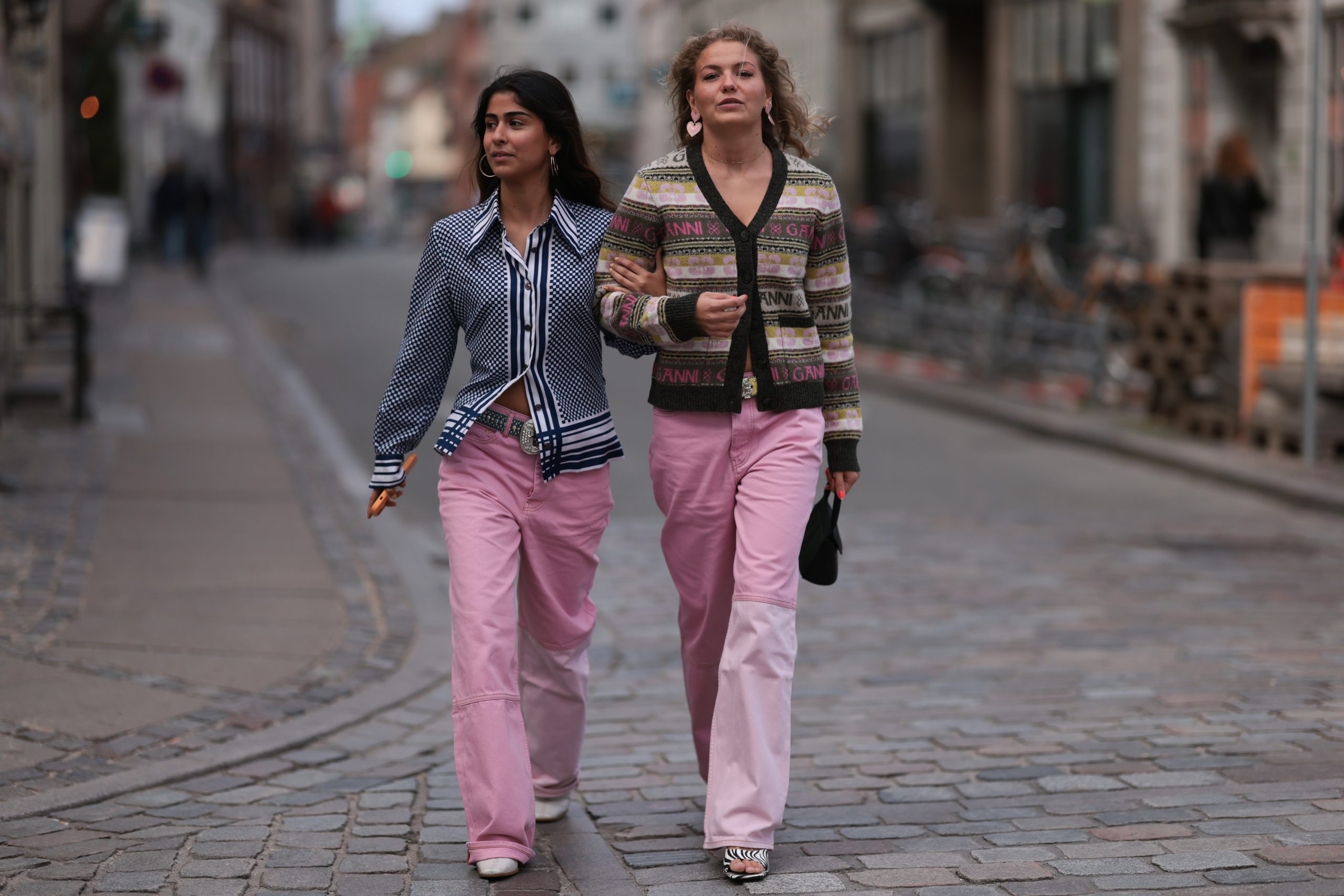 ТРЕНД РАДАР: розови дънки