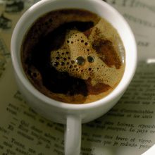 „Щастието може да бъде намерено, дори в най-мрачните времена. Достатъчно е само някой да си спомни да включи осветлението.“