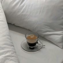 „Спри да гледаш това, което си загубил, за да можеш да видиш това, което имаш.“