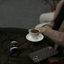 „Осмелете се да обичате себе си, сякаш сте дъга със златни краища.“