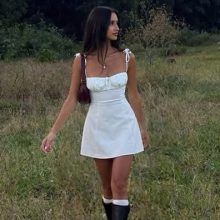 КАК ДА НОСИМ: малка бяла рокля