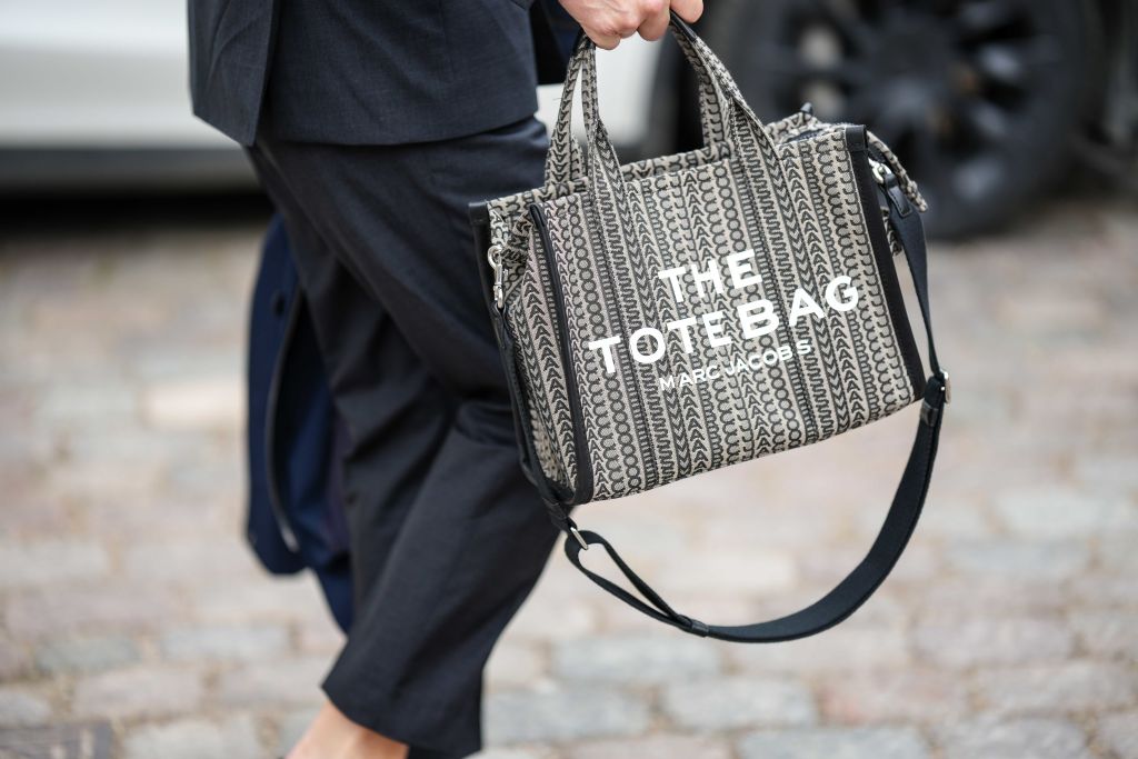 Тренд радар: tote bag- всичко, навсякъде, наведнъж