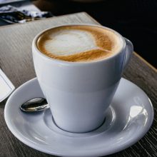 „Не задържай някой, който си тръгва от теб. Иначе няма да дойде този, който идва към теб.“
