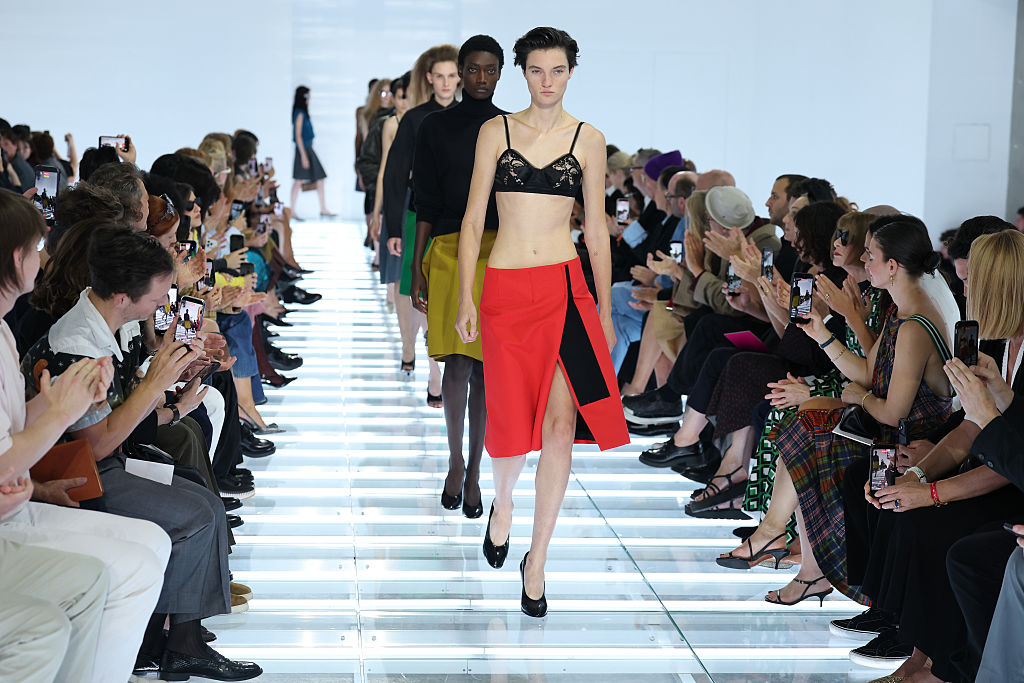 Формата на полата или Prada S/S 2027