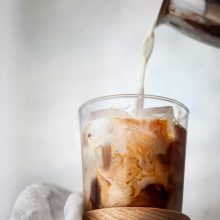 „Никой не заслужава сълзите ти, а този, който ги заслужава, никога няма да те разплаче.“