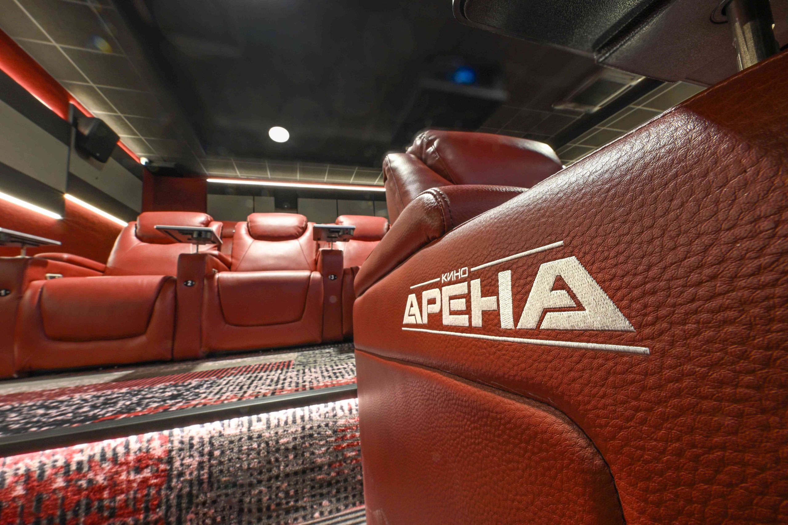 Кино Арена DELUXE отвори врати в Сердика Център