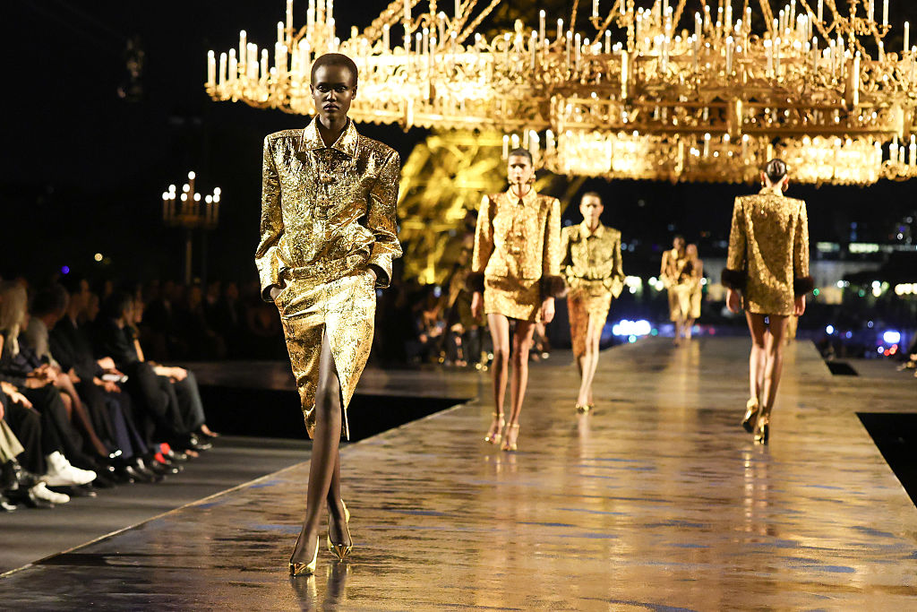 Златото на Saint Laurent в Париж